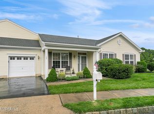 17 Greylawn Drive, Lakewood, NJ 08701