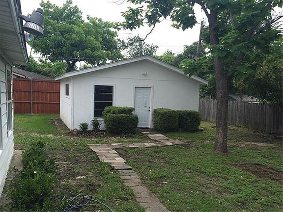 4th image of 3060 Amber Ln