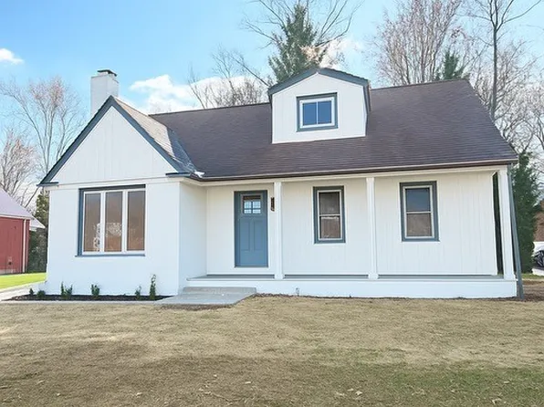 21002 Halworth Rd, Shaker Heights, OH 44122