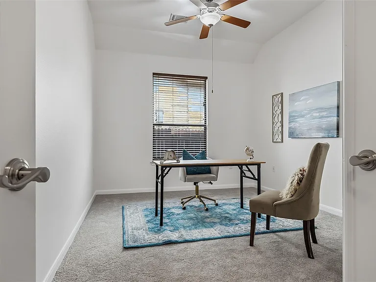 5501 Allamanda Dr — Photo 4