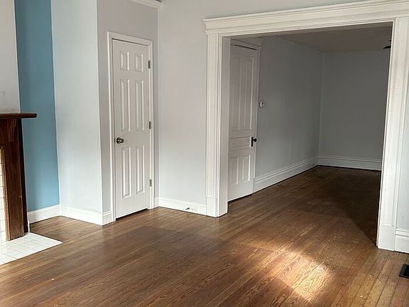 5th image of 1546 Saint Clair St #A