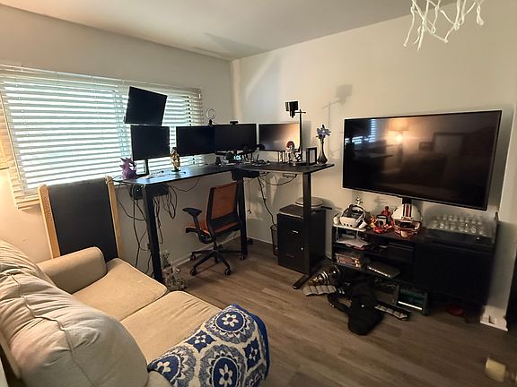 4th image of 10815 Badger Dr