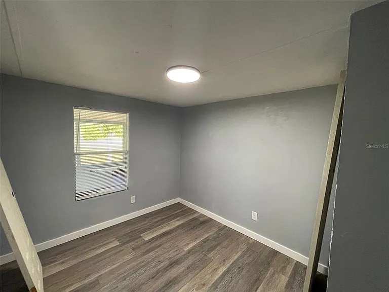 10226 NE 76th Ter — Photo 19