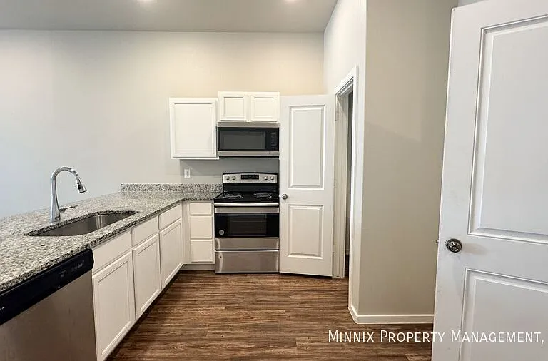 2101 N Jayton Ave #A — Photo 5