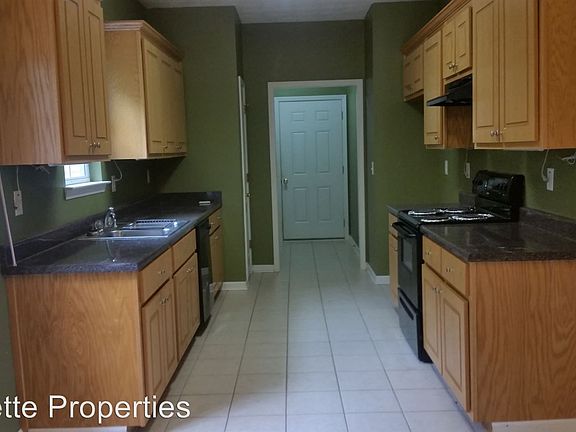 3rd image of 270 Banister Dr