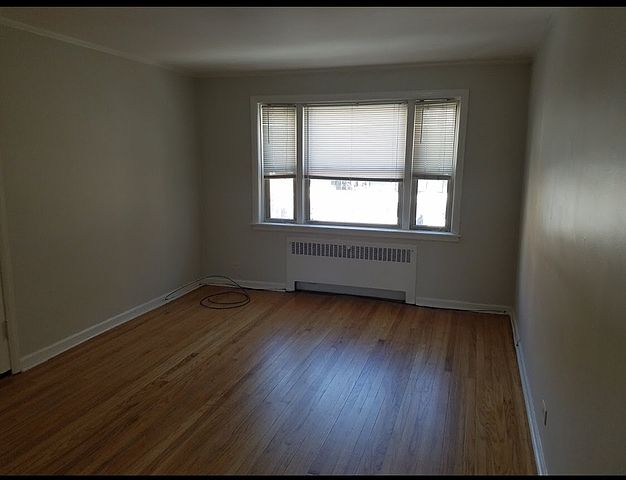 2nd image of 1510 N Harlem Ave APT 2S