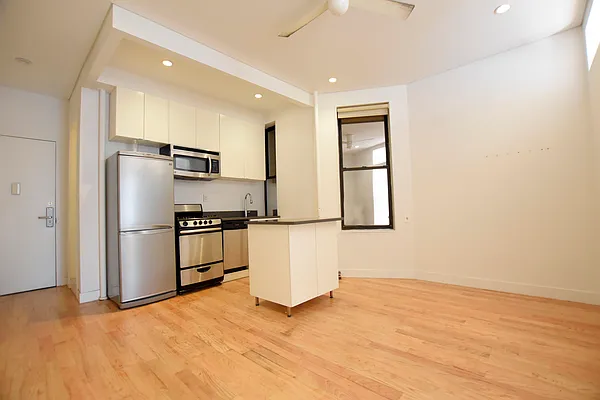 Rented by REAL New York | media 3