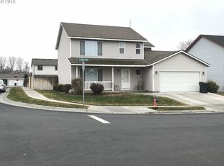 1592 NE Sandstone Ave, Hermiston, OR 97838