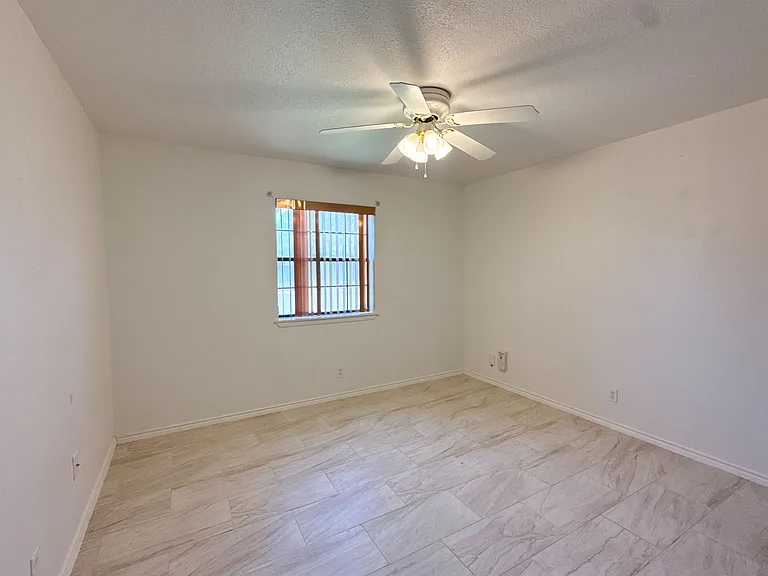 201 Gumwood Ln — Photo 16