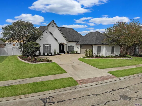 8339 Bastille St, Denham Springs, LA 70726
