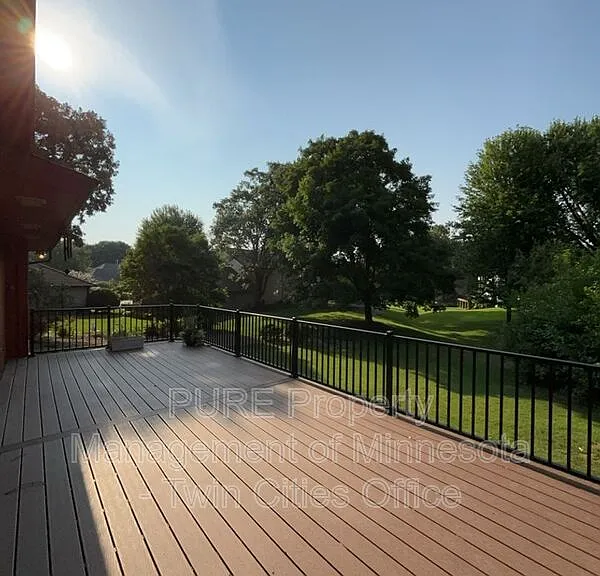 7420 Hyde Park Cir — Photo 34