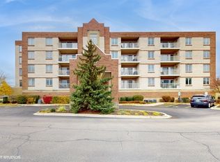 175 W Brush Hill Rd UNIT 305, Elmhurst, IL 60126