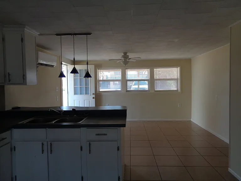 1133 N Fletcher Ave — Photo 14