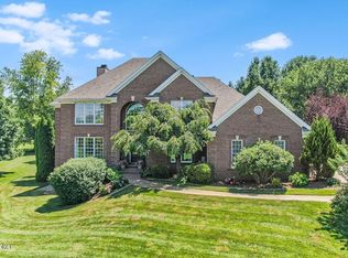 2512 Meadowlark Dr, Prospect, KY 40059