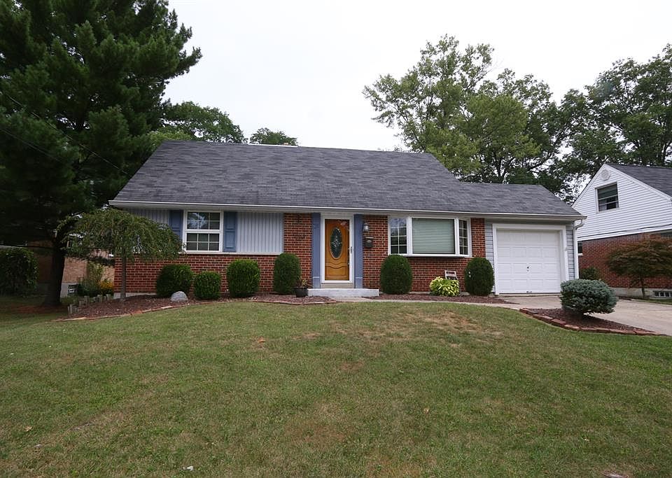 1st image of 21 Deerhill Ln