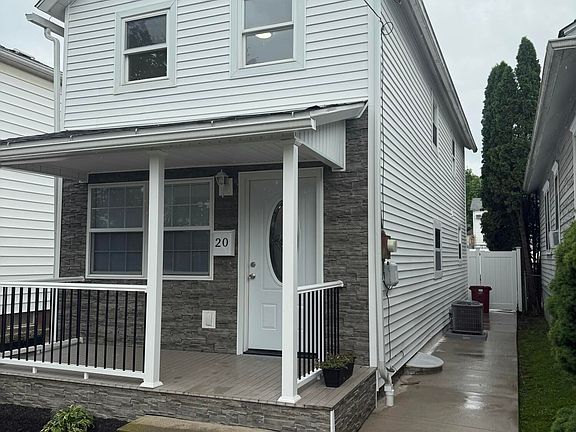 2nd image of 20 Korn St