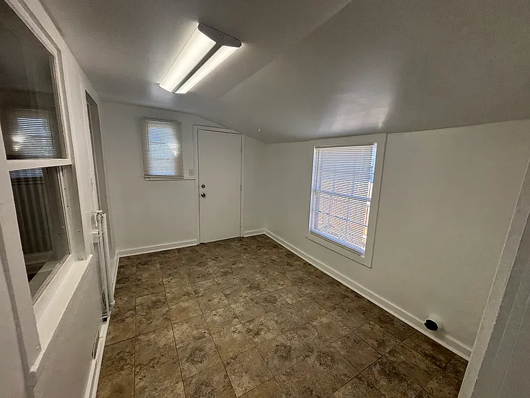 801 Ridge Ave — Photo 7