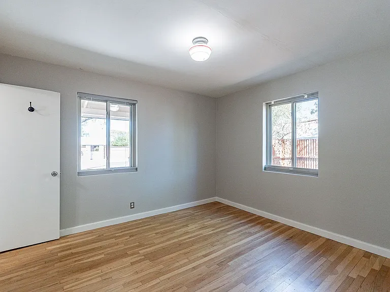 102 N Avenida Carolina — Photo 13