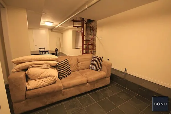 Rented by Bond New York | media 10