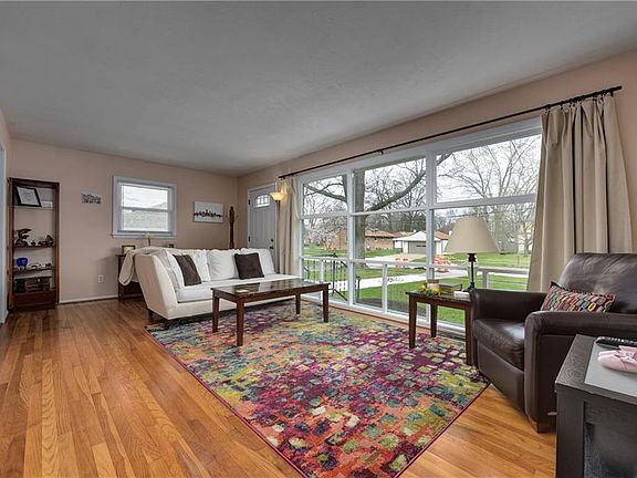 3rd image of 24435 Maria Ln