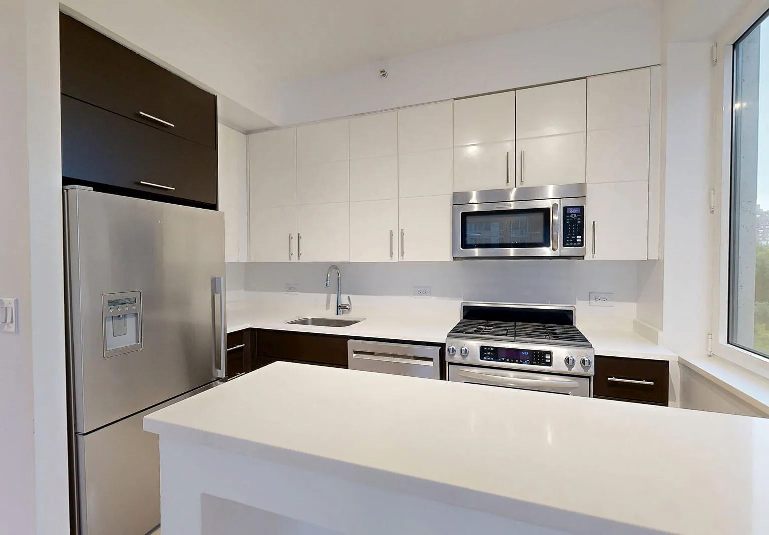 805 Columbus Avenue — Photo 1