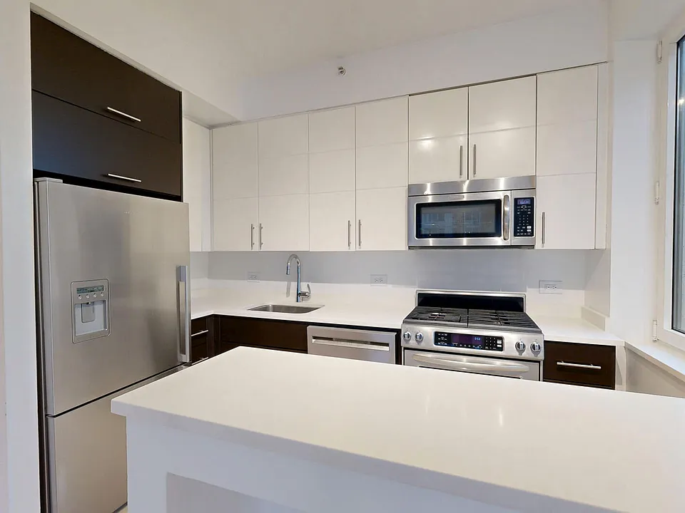 805 Columbus Ave #6A