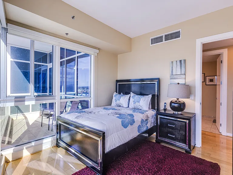 Dean Martin Dr — Photo 19