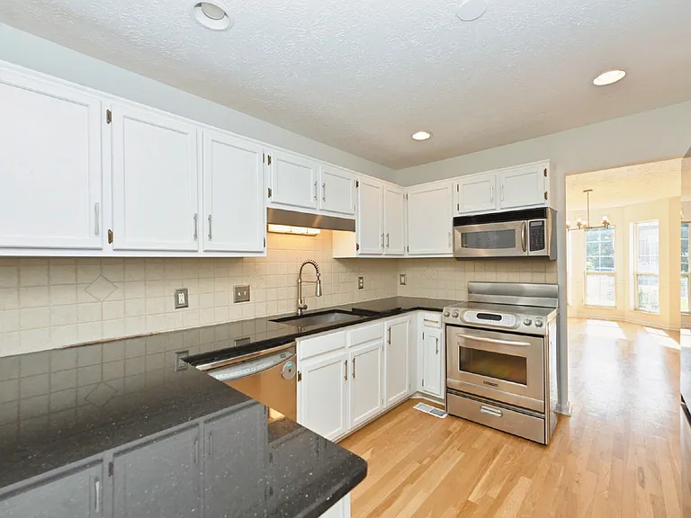 164 W Harbor Dr — Photo 10