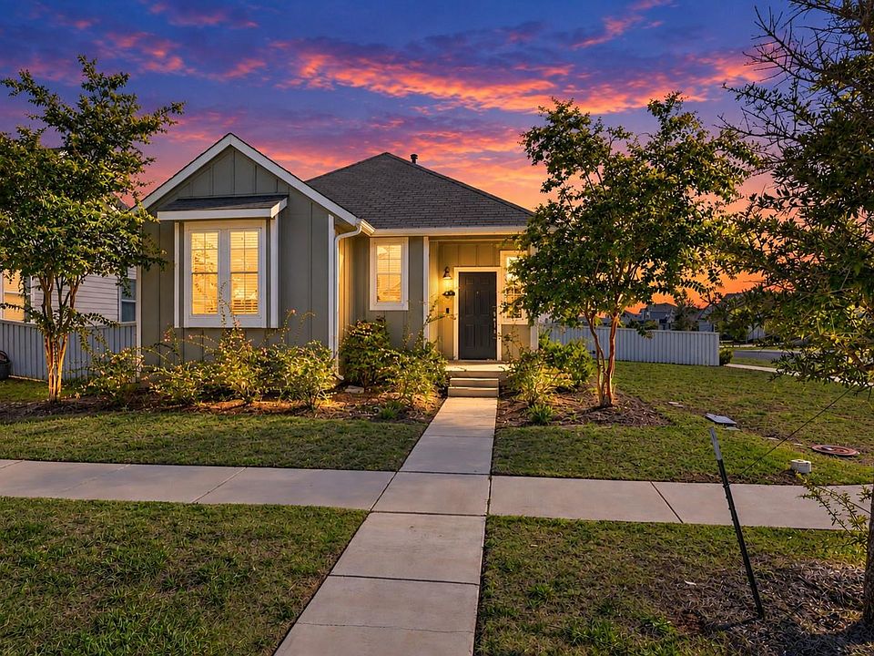 1st image of 300 Hortus Dr
