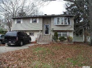 183 Stahley St, Brentwood, NY 11717