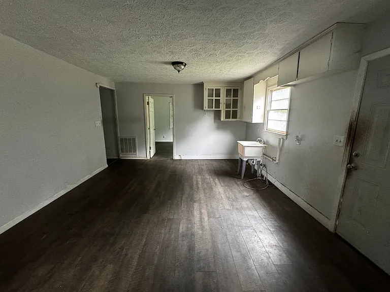 1004 Fallston Rd — Photo 32