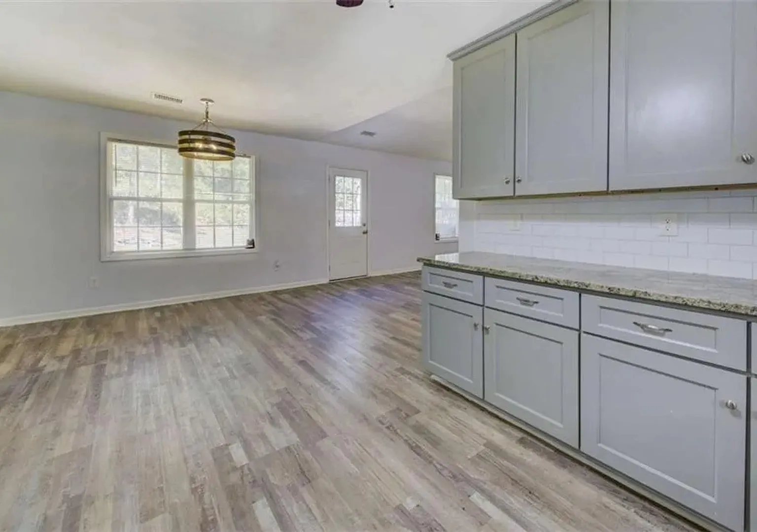 Room in 3 Bedroom Home at Navajo Trl — Photo 2