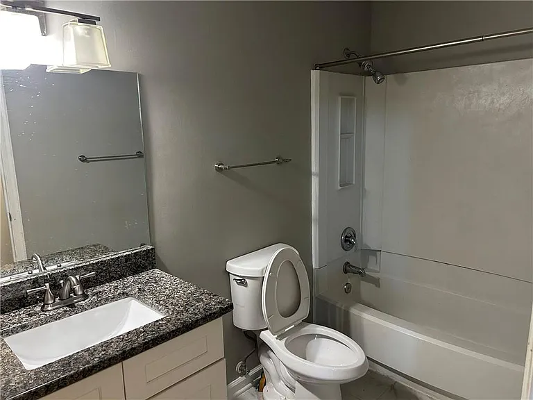 5031 Bell Dr SE — Photo 4