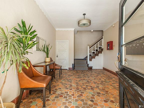 3rd image of 960 Anza St APT 6