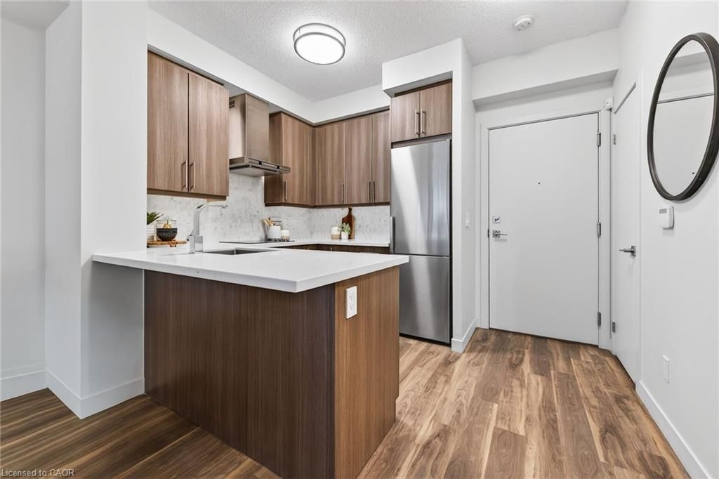 2081 Fairview St #1402, Burlington, ON - View 5