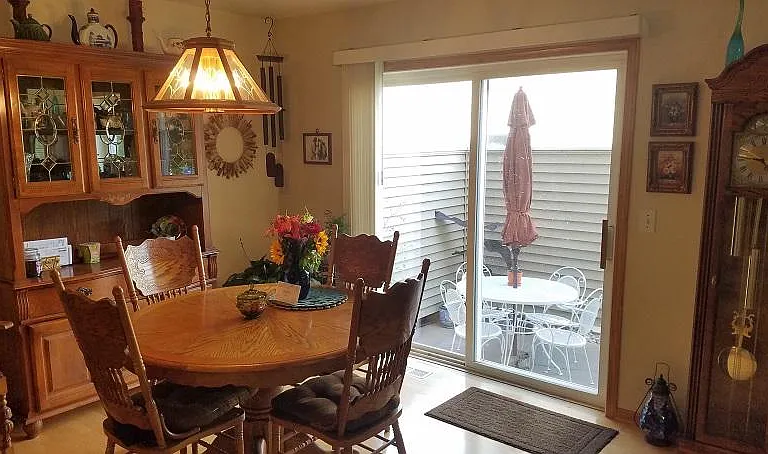 1328 Crown Oaks Dr NE — Photo 10