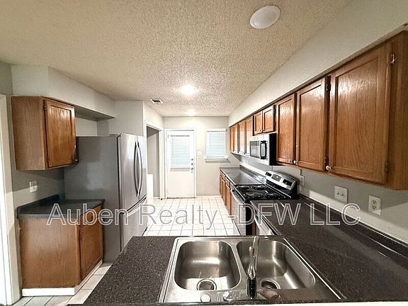 3rd image of 1021 Vera Ct