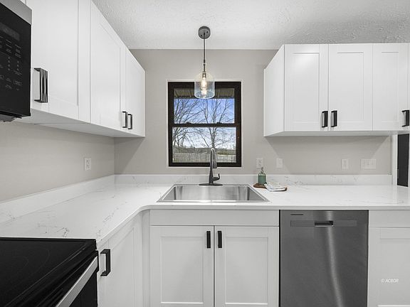4th image of 130 Amby Ln