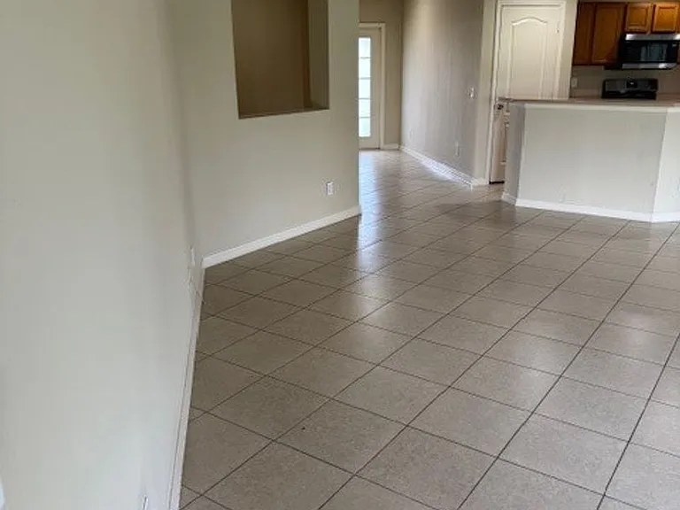 1017 NW 24th Ave — Photo 17