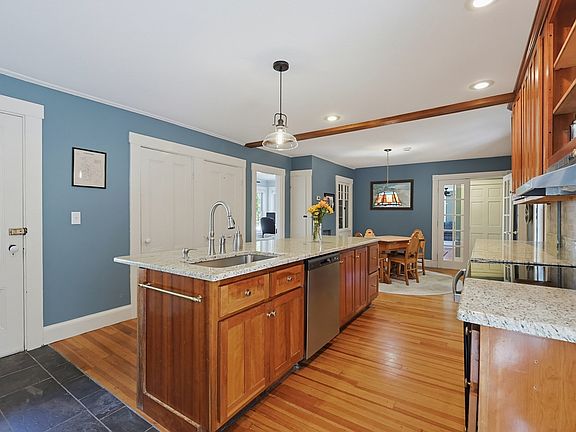 5th image of 40 Lydon St