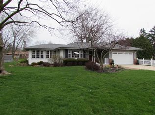 1340 Ridgeway Rd, Brookfield, WI 53045