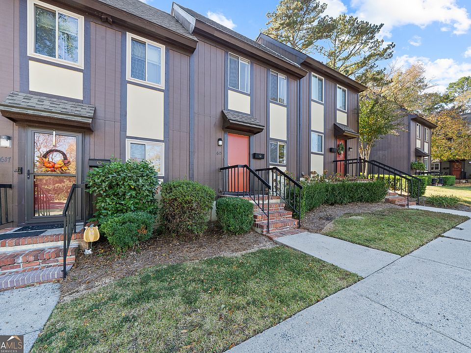 1st image of 615 Willow Creek Dr