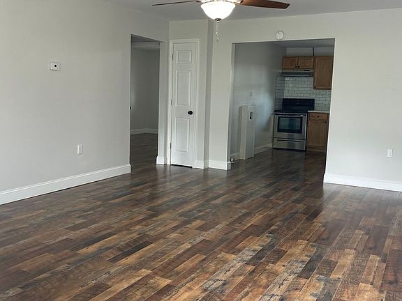 4th image of 146-152 Riverview St #150