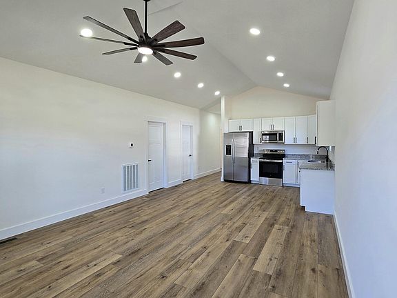 5th image of 1613 E Millard St