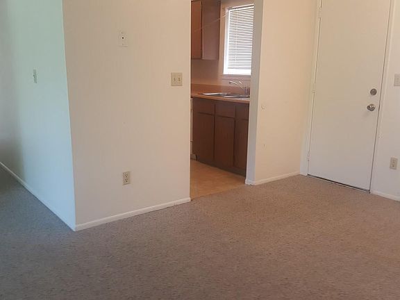 3rd image of 921 SE Klemgard St APT B4