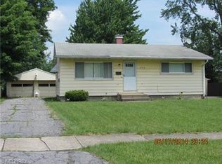1974 Stewart Dr NW, Warren, OH 44485