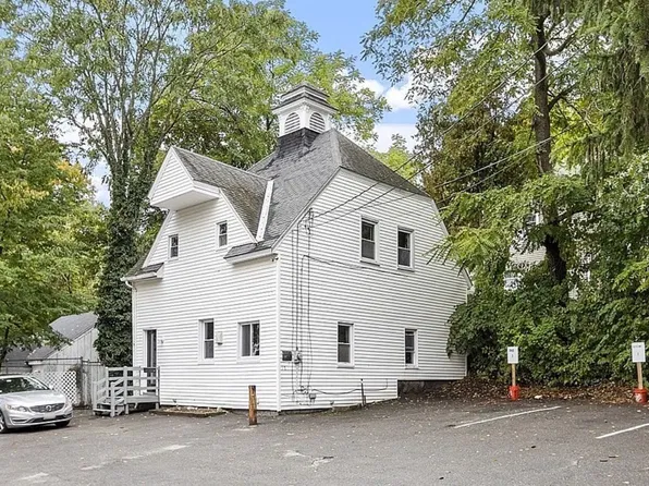 17 Gage St, Fitchburg, MA 01420
