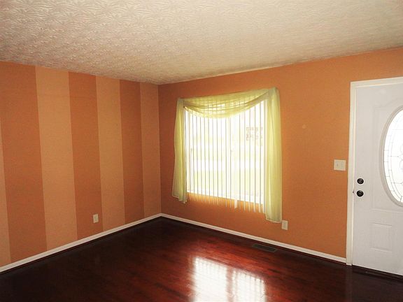5th image of 555 Tupelo Dr