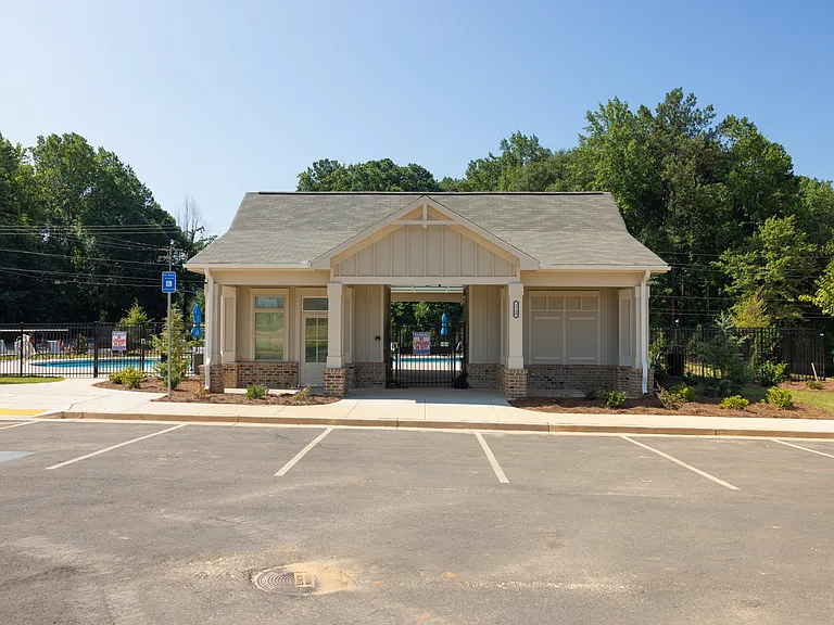 Jonesboro Crossing — Photo 11