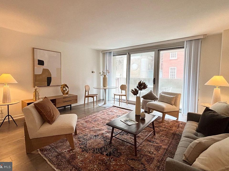 1st image of 224 W Rittenhouse Sq #213